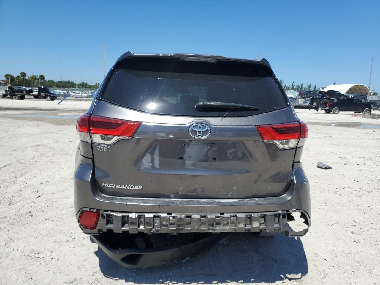 Photo 5 VIN: 5TDZARFH4KS058778 - TOYOTA HIGHLANDER 