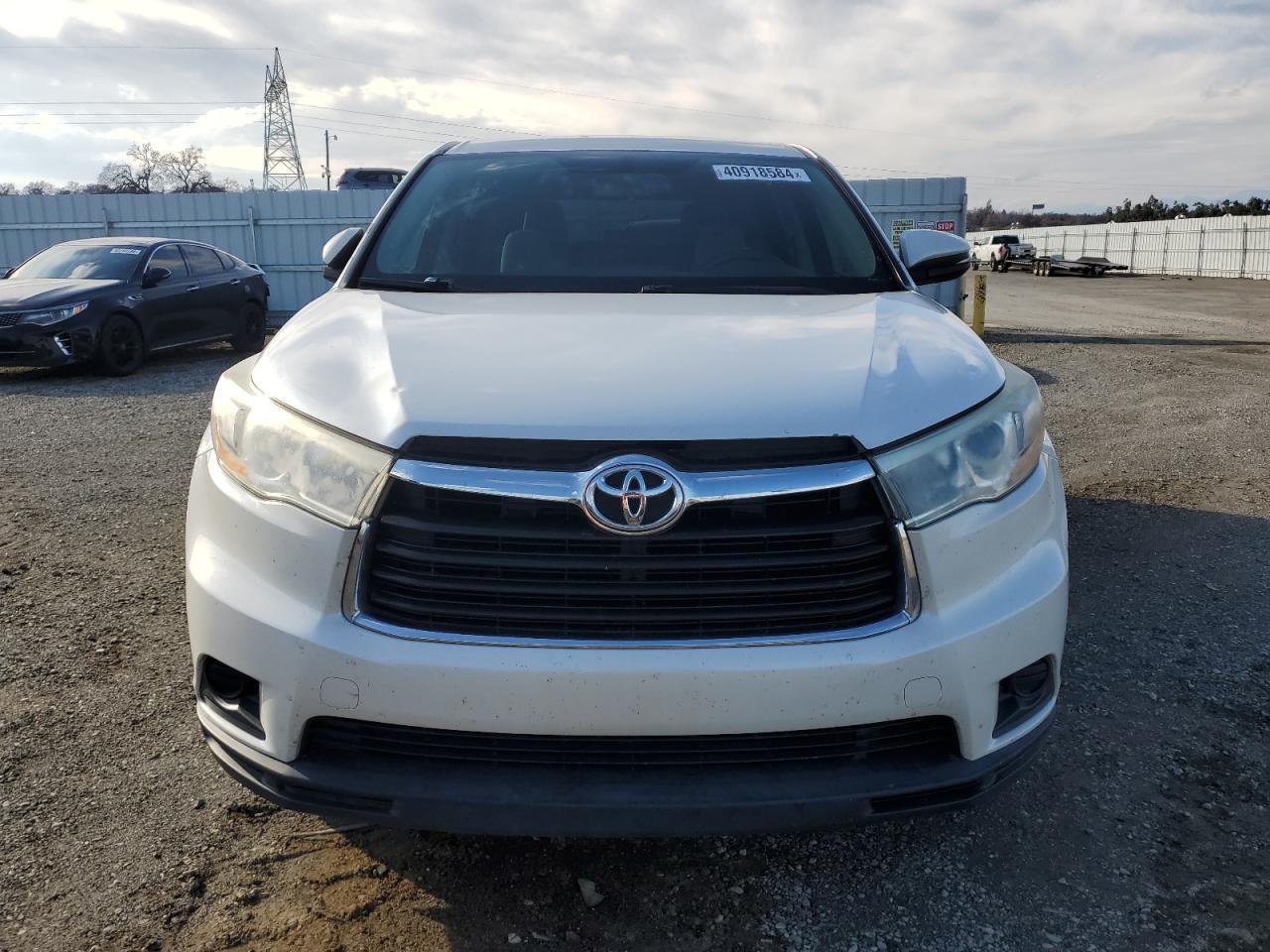 Photo 4 VIN: 5TDZARFH6ES008310 - TOYOTA HIGHLANDER 