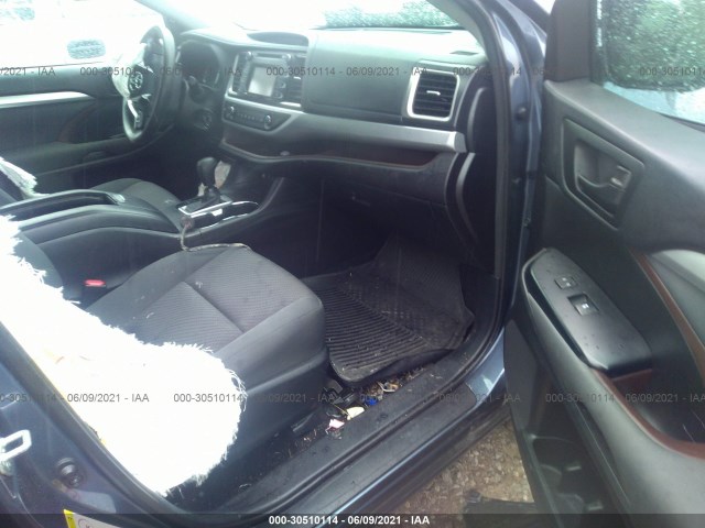 Photo 4 VIN: 5TDZARFH6JS037851 - TOYOTA HIGHLANDER 