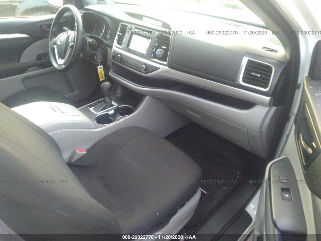 Photo 4 VIN: 5TDZARFH6KS049578 - TOYOTA HIGHLANDER 