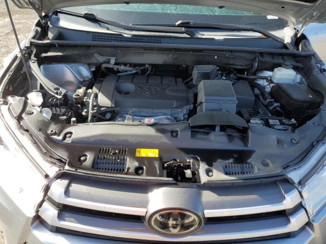 Photo 10 VIN: 5TDZARFH7JS037342 - TOYOTA HIGHLANDER 