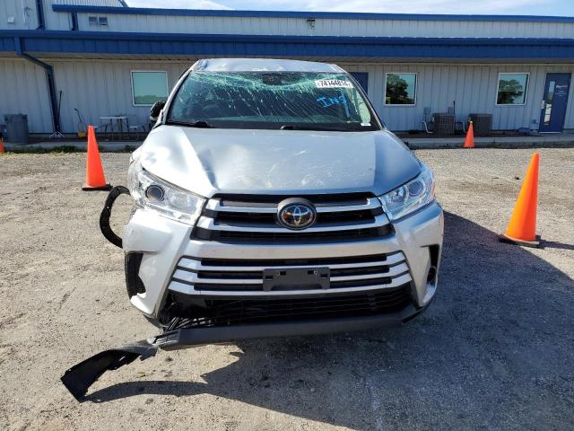 Photo 4 VIN: 5TDZARFH7JS037342 - TOYOTA HIGHLANDER 