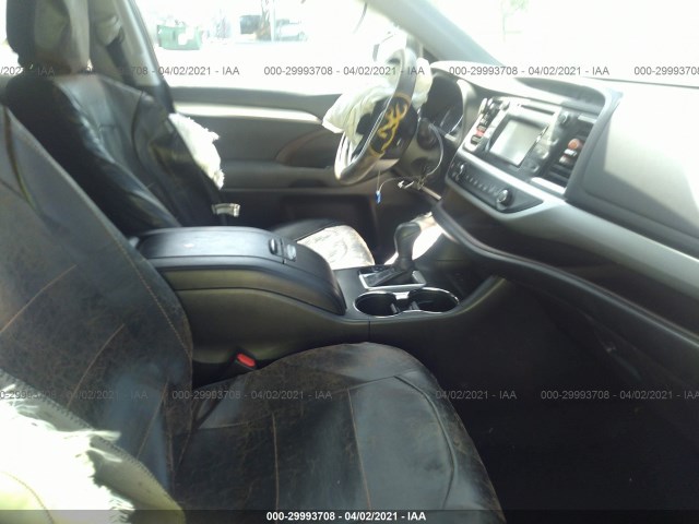 Photo 4 VIN: 5TDZARFH7KS061075 - TOYOTA HIGHLANDER 