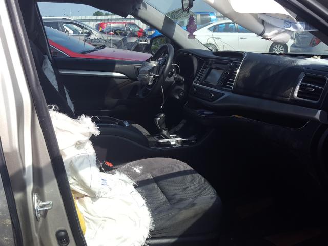 Photo 4 VIN: 5TDZARFH8ES005490 - TOYOTA HIGHLANDER 