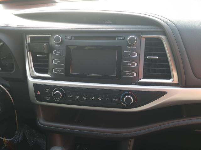 Photo 8 VIN: 5TDZARFH8JS039617 - TOYOTA HIGHLANDER 