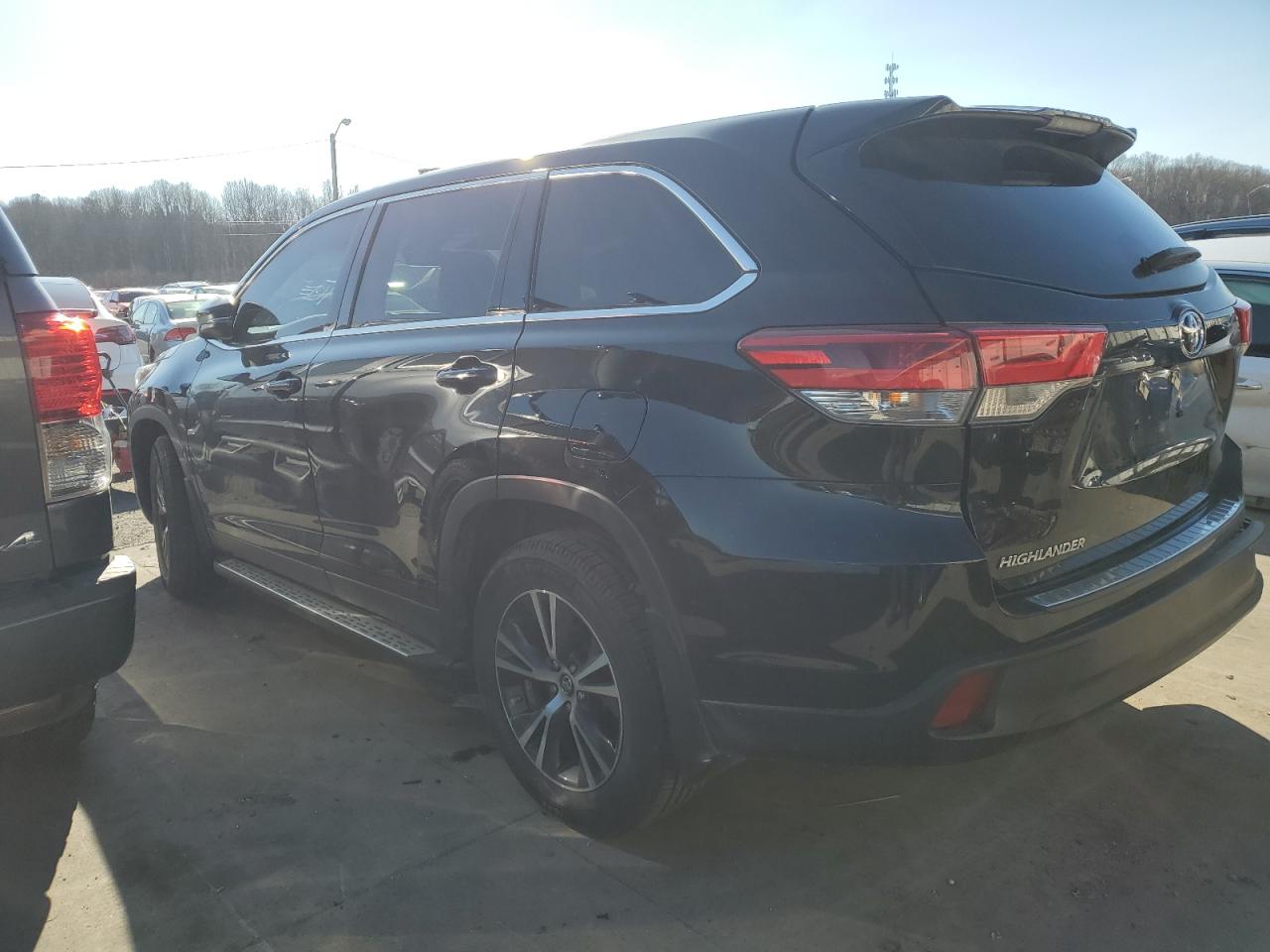 Photo 1 VIN: 5TDZARFH8KS046844 - TOYOTA HIGHLANDER 