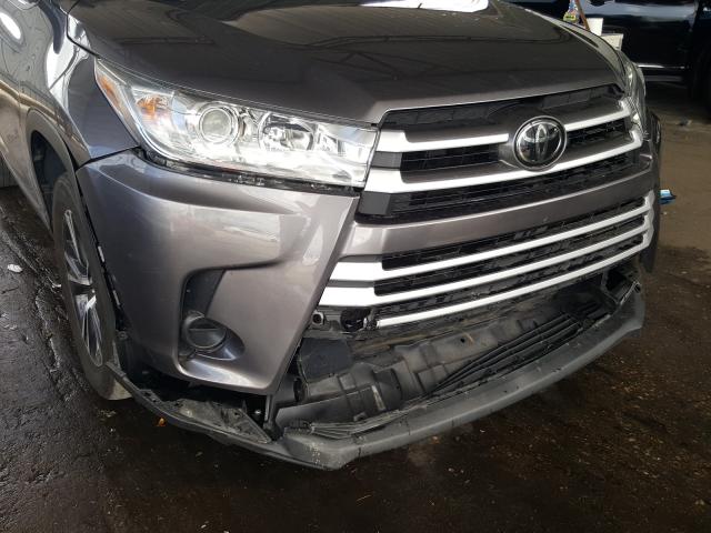 Photo 8 VIN: 5TDZARFH8KS048500 - TOYOTA HIGHLANDER 