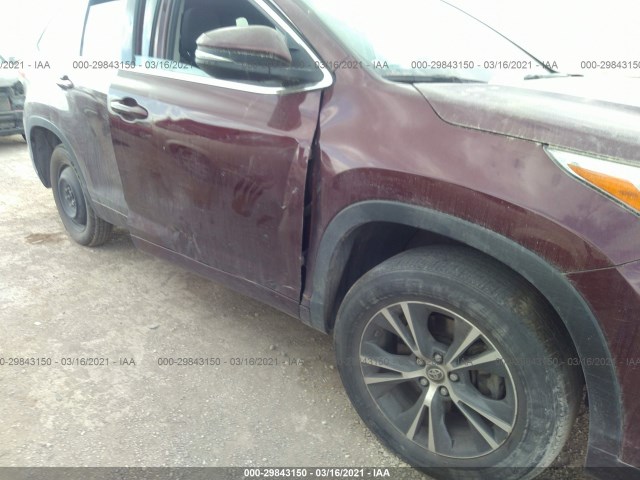 Photo 5 VIN: 5TDZARFH9JS037858 - TOYOTA HIGHLANDER 