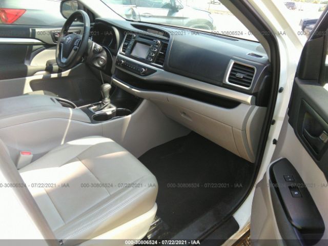 Photo 4 VIN: 5TDZARFH9KS051759 - TOYOTA HIGHLANDER 