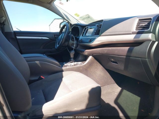 Photo 4 VIN: 5TDZARFHXKS048871 - TOYOTA HIGHLANDER 