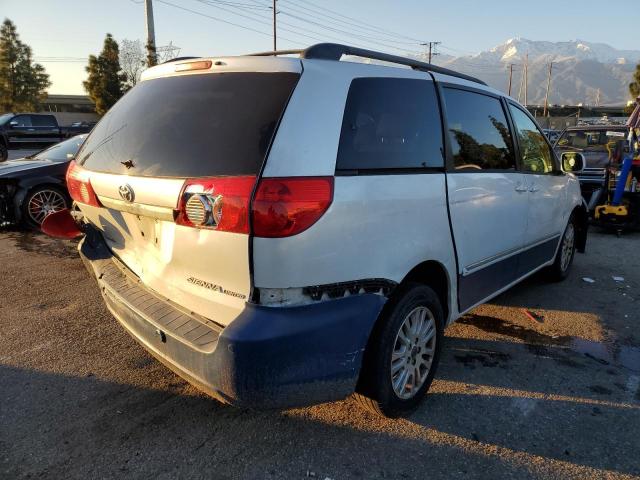 Photo 2 VIN: 5TDZK22C07S042812 - TOYOTA SIENNA XLE 