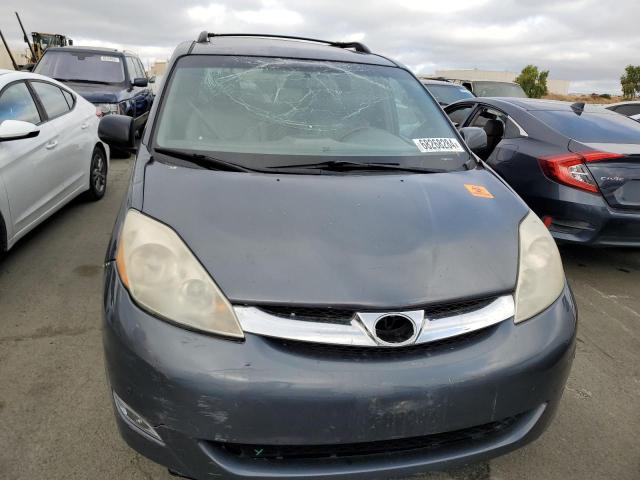 Photo 4 VIN: 5TDZK22C08S128672 - TOYOTA SIENNA XLE 