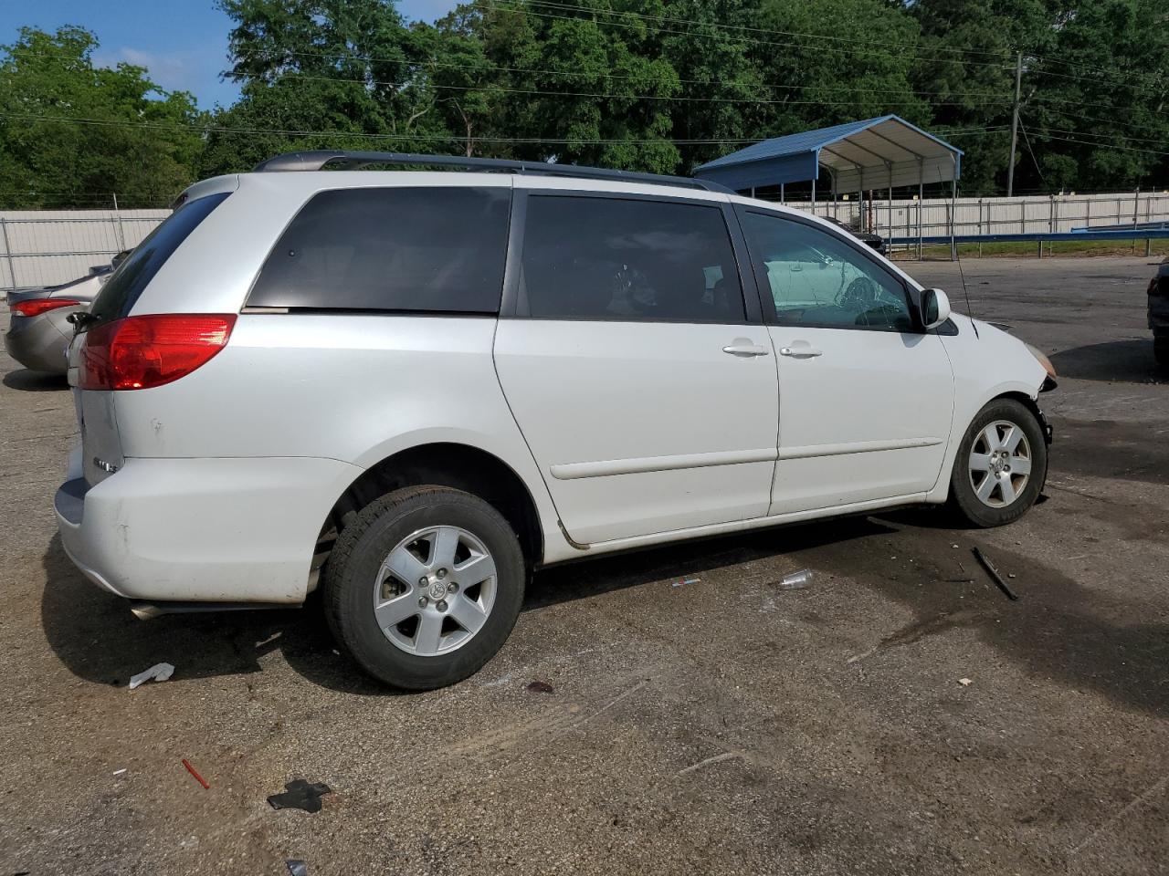 Photo 2 VIN: 5TDZK22C08S147304 - TOYOTA SIENNA 