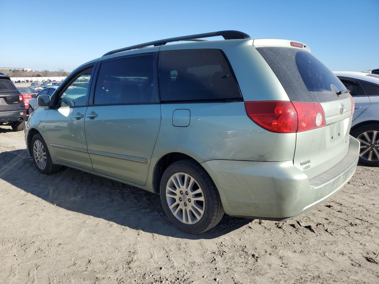 Photo 1 VIN: 5TDZK22C17S056489 - TOYOTA SIENNA 