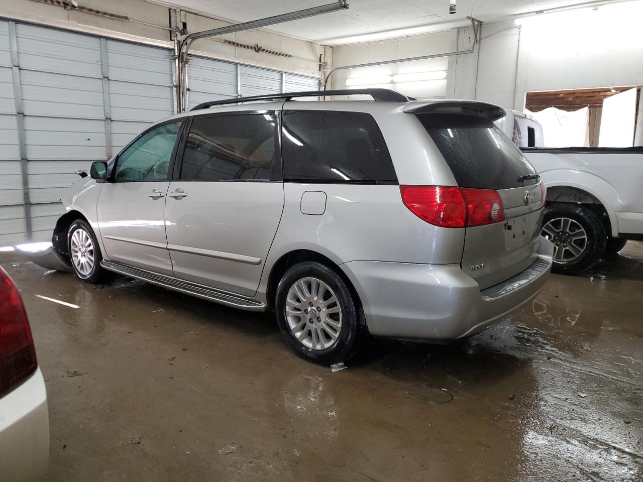 Photo 1 VIN: 5TDZK22C17S076094 - TOYOTA SIENNA 