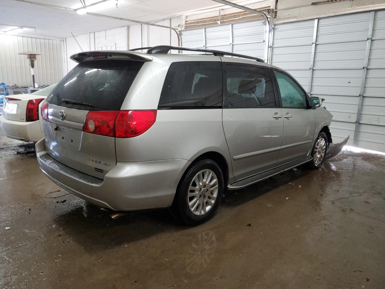 Photo 2 VIN: 5TDZK22C17S076094 - TOYOTA SIENNA 