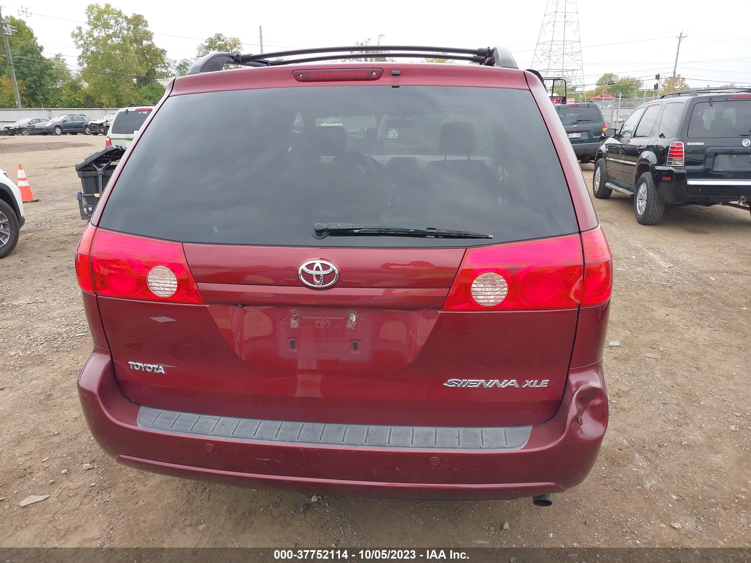 Photo 15 VIN: 5TDZK22C18S174012 - TOYOTA SIENNA 