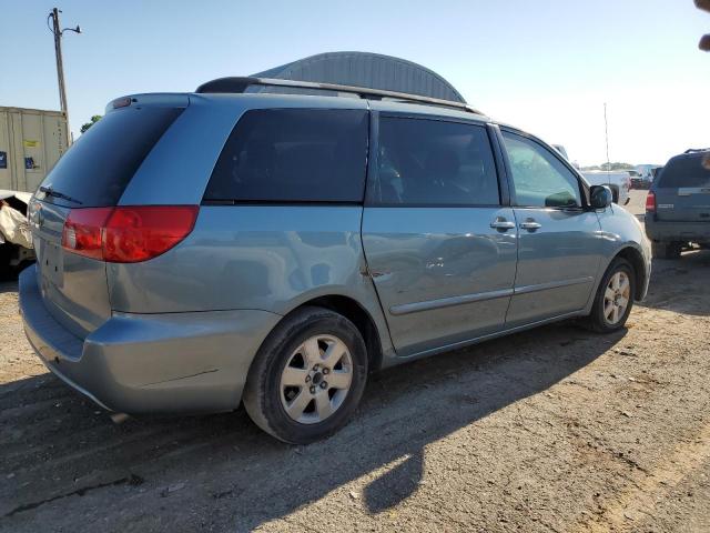 Photo 2 VIN: 5TDZK22C28S157588 - TOYOTA SIENNA XLE 