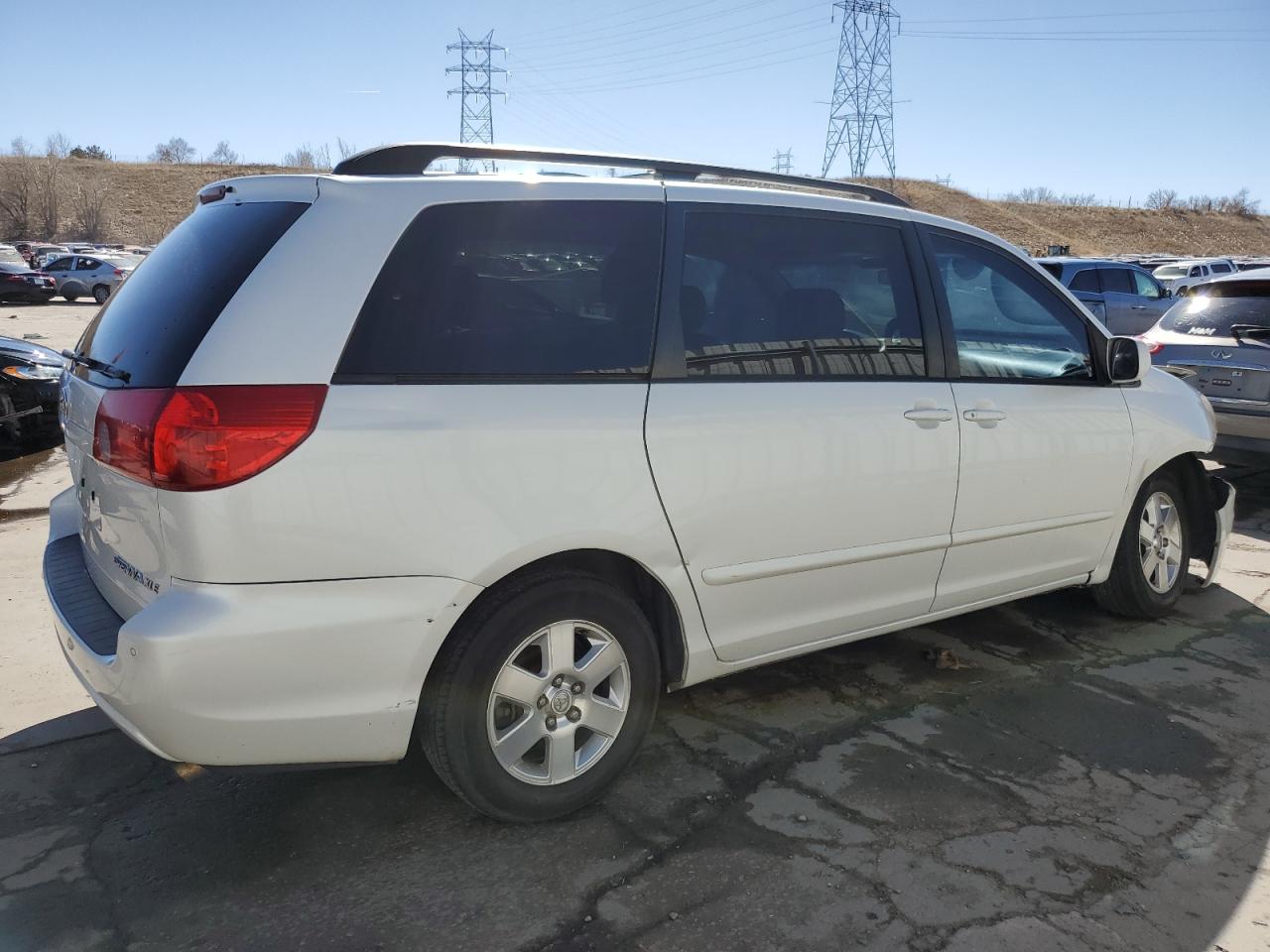 Photo 2 VIN: 5TDZK22C28S175430 - TOYOTA SIENNA 