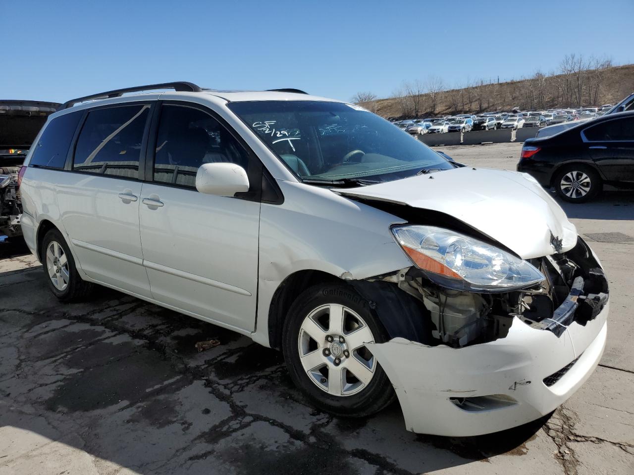 Photo 3 VIN: 5TDZK22C28S175430 - TOYOTA SIENNA 