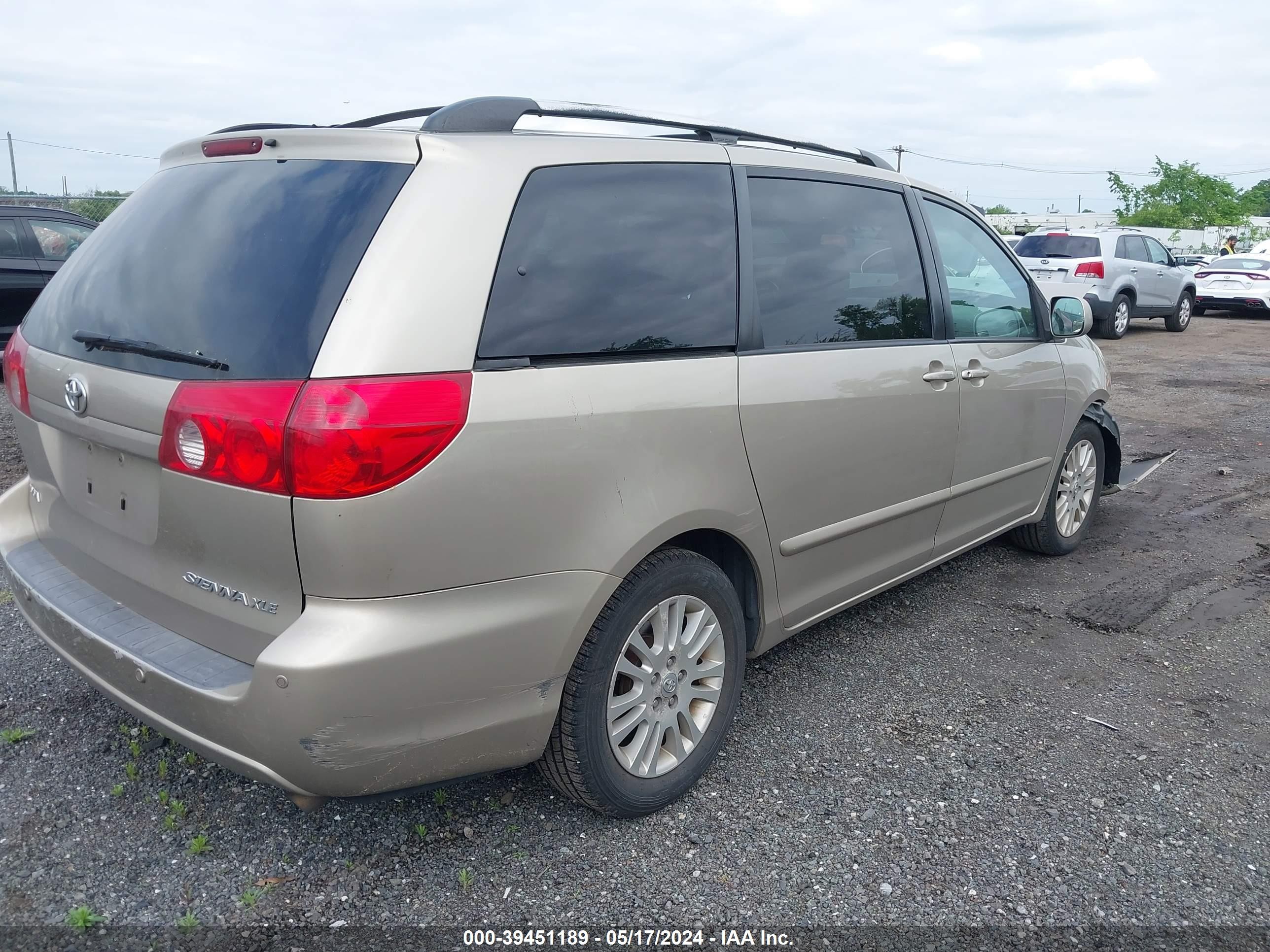 Photo 3 VIN: 5TDZK22C29S230234 - TOYOTA SIENNA 