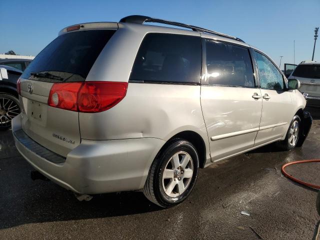 Photo 2 VIN: 5TDZK22C29S238012 - TOYOTA SIENNA XLE 