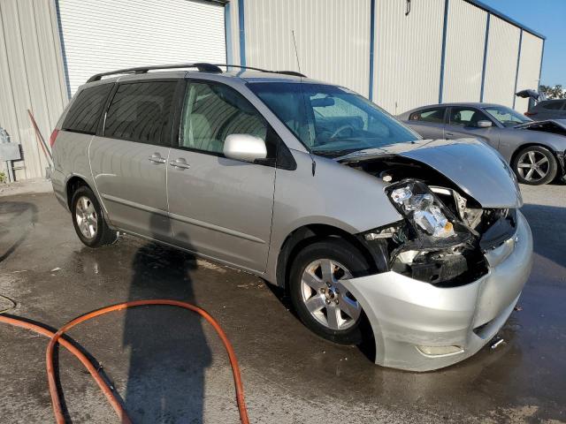 Photo 3 VIN: 5TDZK22C29S238012 - TOYOTA SIENNA XLE 