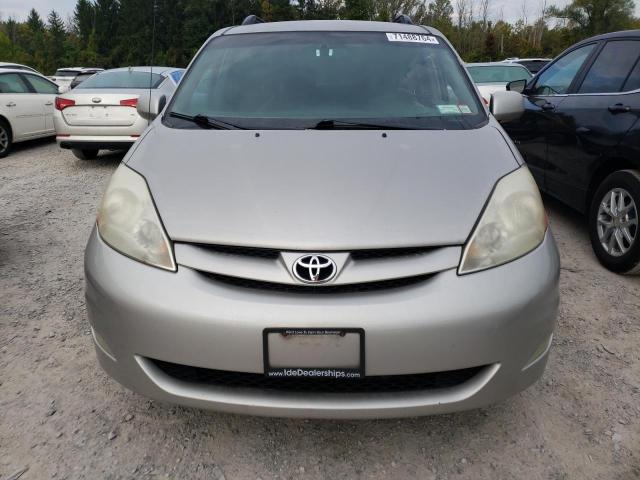 Photo 4 VIN: 5TDZK22C29S268773 - TOYOTA SIENNA XLE 