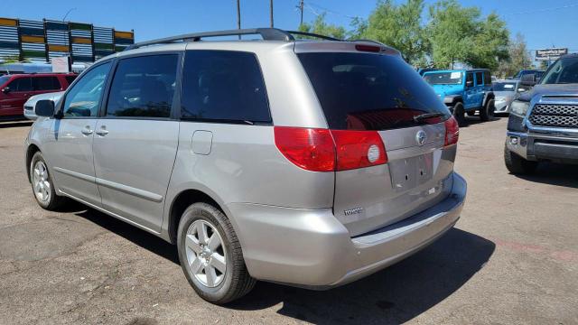 Photo 2 VIN: 5TDZK22C49S266345 - TOYOTA SIENNA XLE 