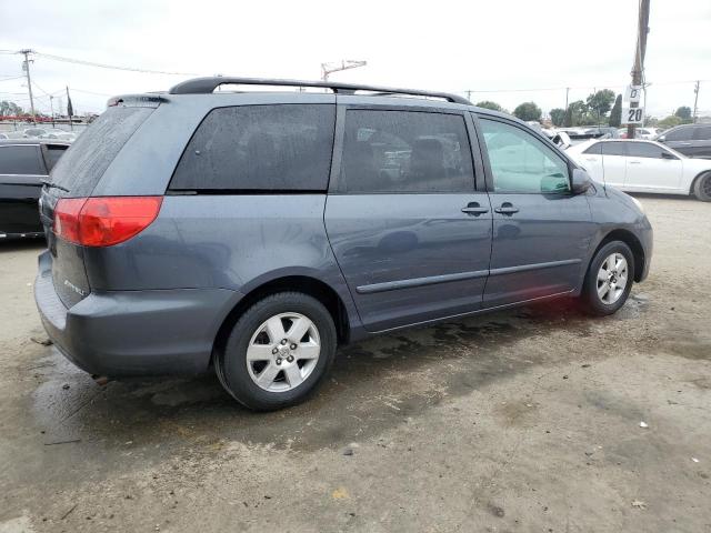 Photo 2 VIN: 5TDZK22C49S279645 - TOYOTA SIENNA XLE 