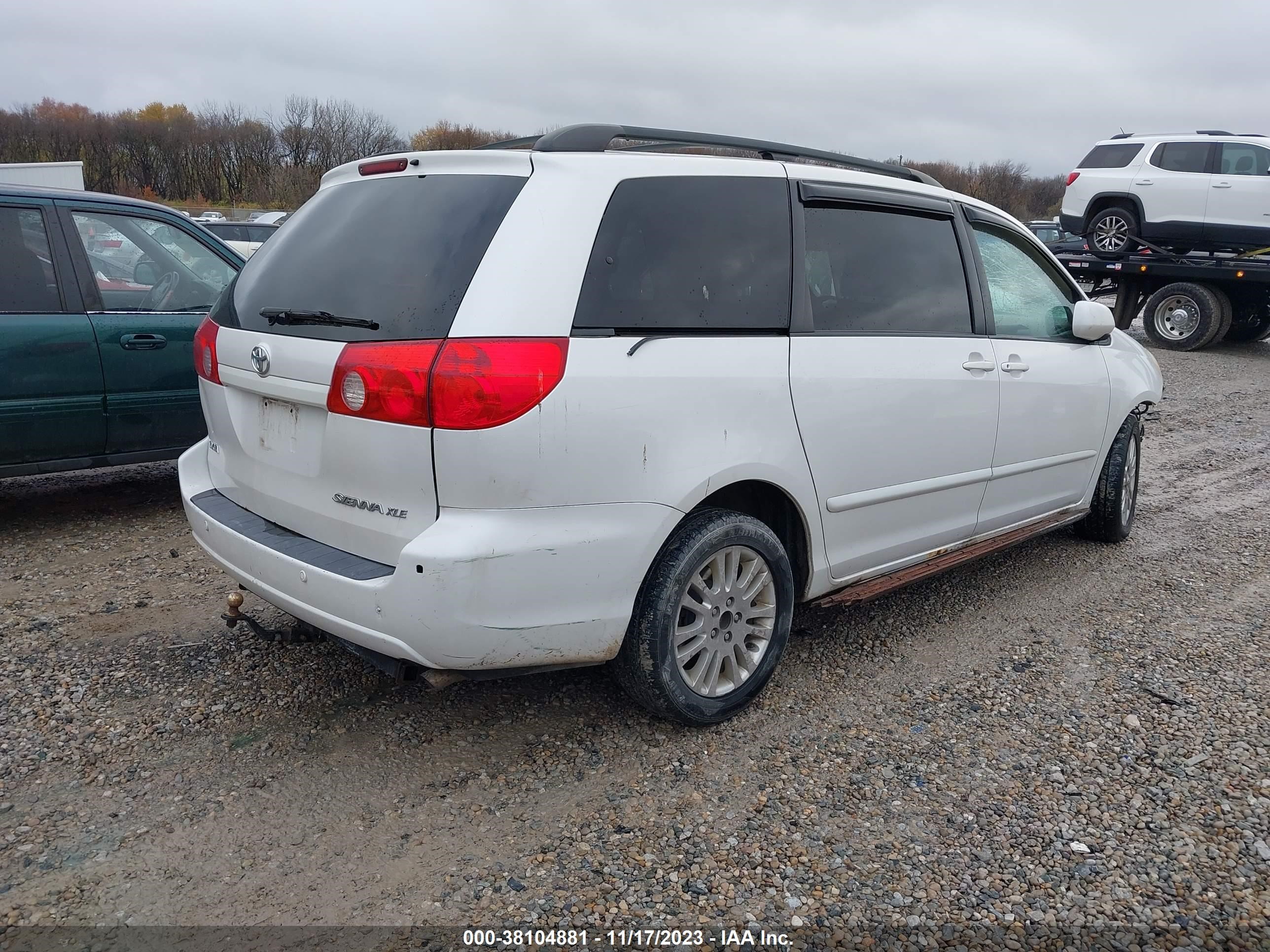 Photo 3 VIN: 5TDZK22C57S075210 - TOYOTA SIENNA 