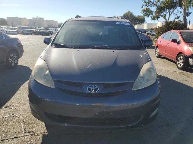 Photo 4 VIN: 5TDZK22C68S129423 - TOYOTA SIENNA XLE 