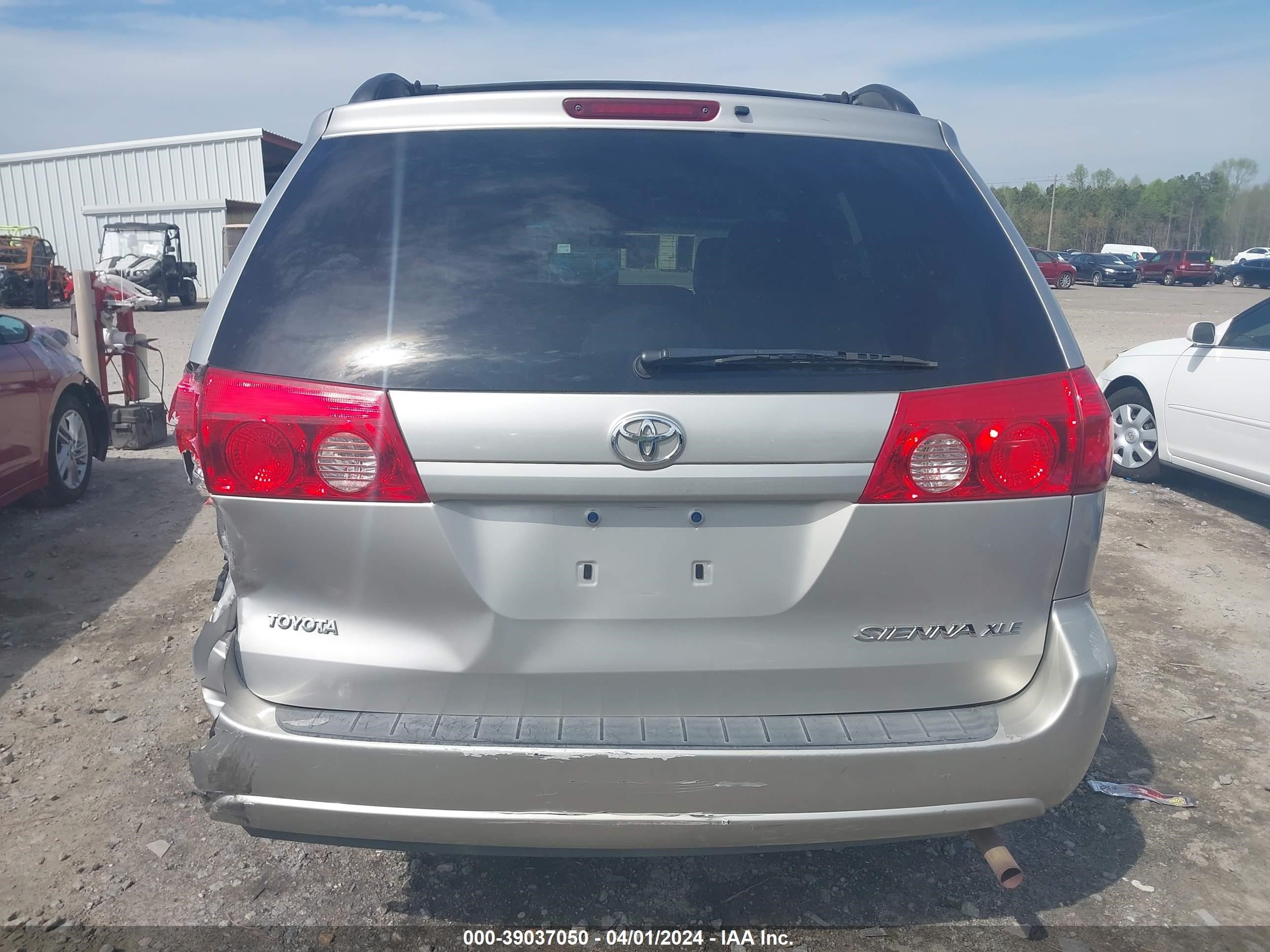 Photo 15 VIN: 5TDZK22C69S259137 - TOYOTA SIENNA 