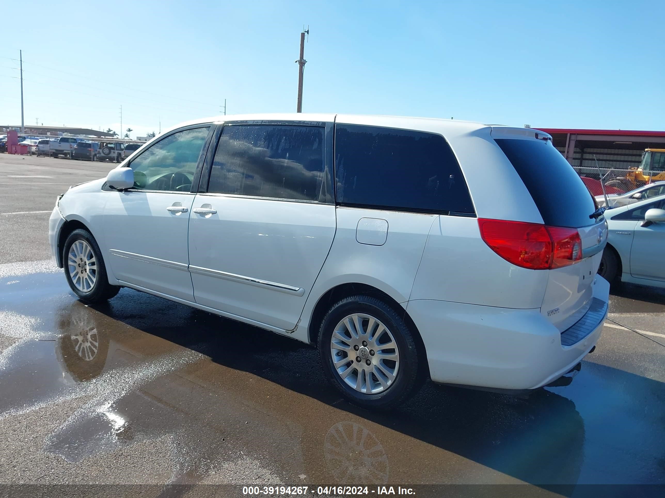 Photo 2 VIN: 5TDZK22C77S079842 - TOYOTA SIENNA 