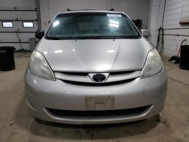 Photo 4 VIN: 5TDZK22C78S196208 - TOYOTA SIENNA XLE 