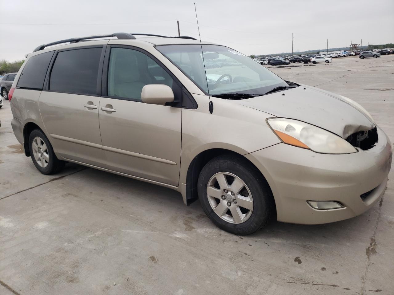 Photo 3 VIN: 5TDZK22C88S121825 - TOYOTA SIENNA 