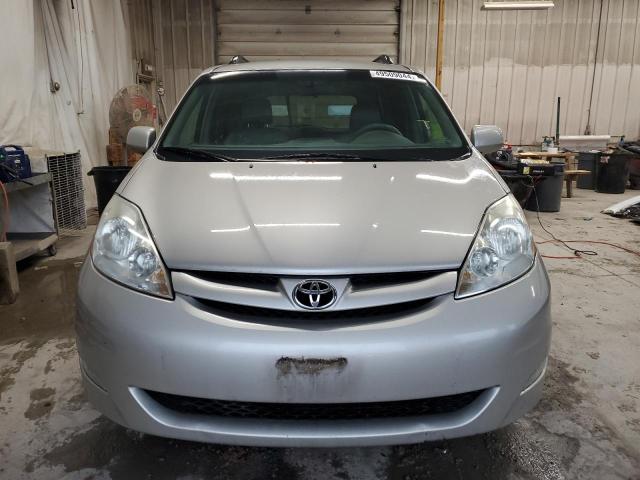 Photo 4 VIN: 5TDZK22C88S190871 - TOYOTA SIENNA XLE 