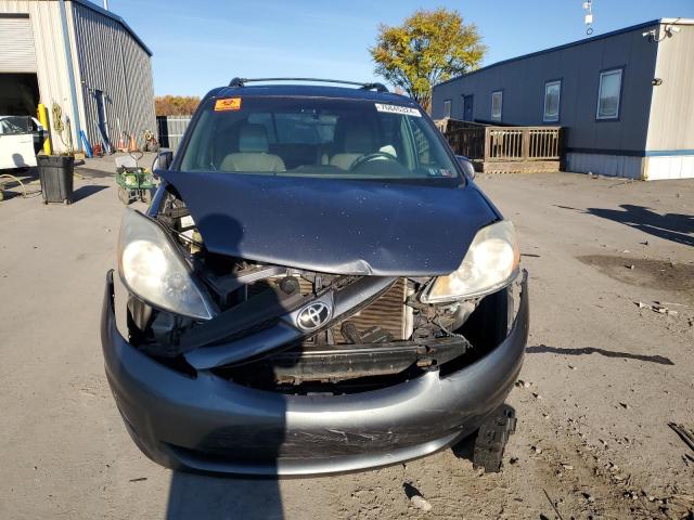 Photo 4 VIN: 5TDZK22C89S256580 - TOYOTA SIENNA XLE 