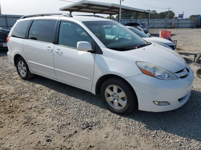 Photo 3 VIN: 5TDZK22C97S039682 - TOYOTA SIENNA XLE 