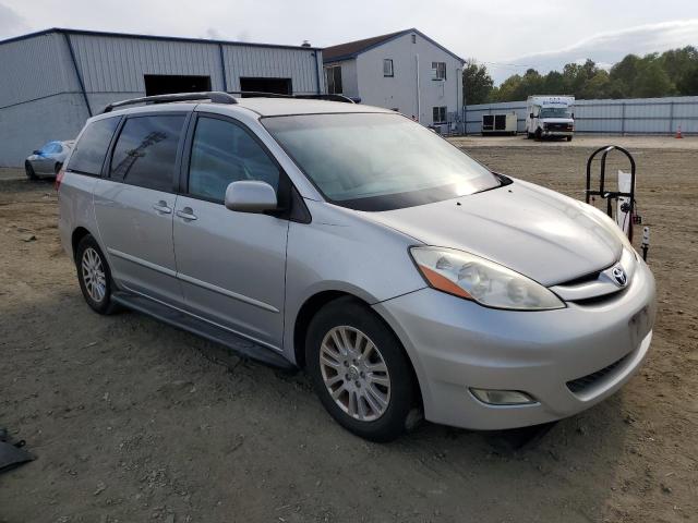 Photo 3 VIN: 5TDZK22CX7S015293 - TOYOTA SIENNA XLE 