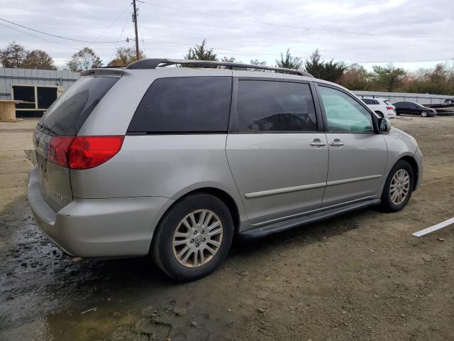 Photo 2 VIN: 5TDZK22CX7S015293 - TOYOTA SIENNA XLE 