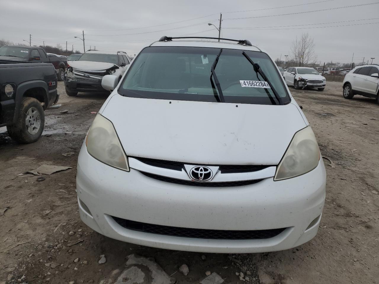 Photo 4 VIN: 5TDZK22CX7S066017 - TOYOTA SIENNA 