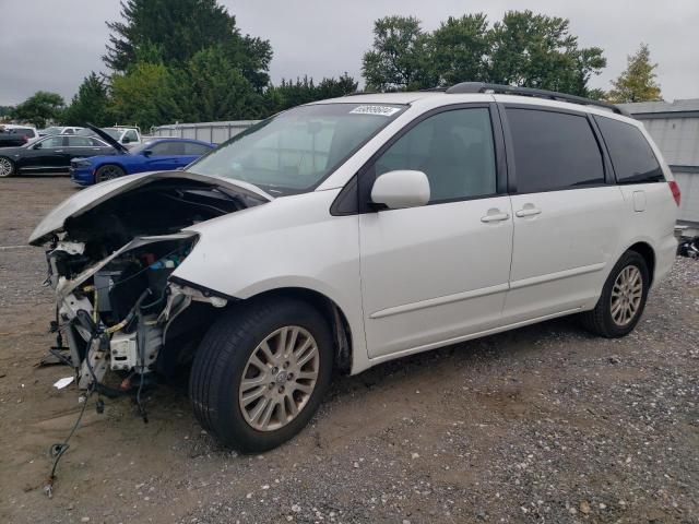 Photo 0 VIN: 5TDZK22CX7S072805 - TOYOTA SIENNA XLE 