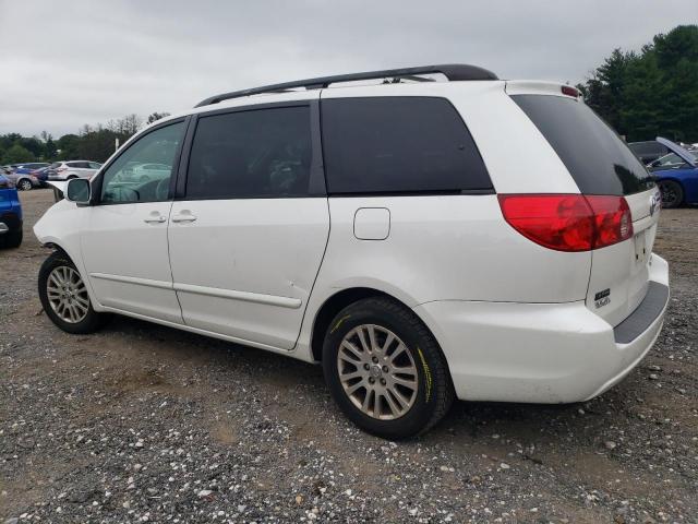 Photo 1 VIN: 5TDZK22CX7S072805 - TOYOTA SIENNA XLE 