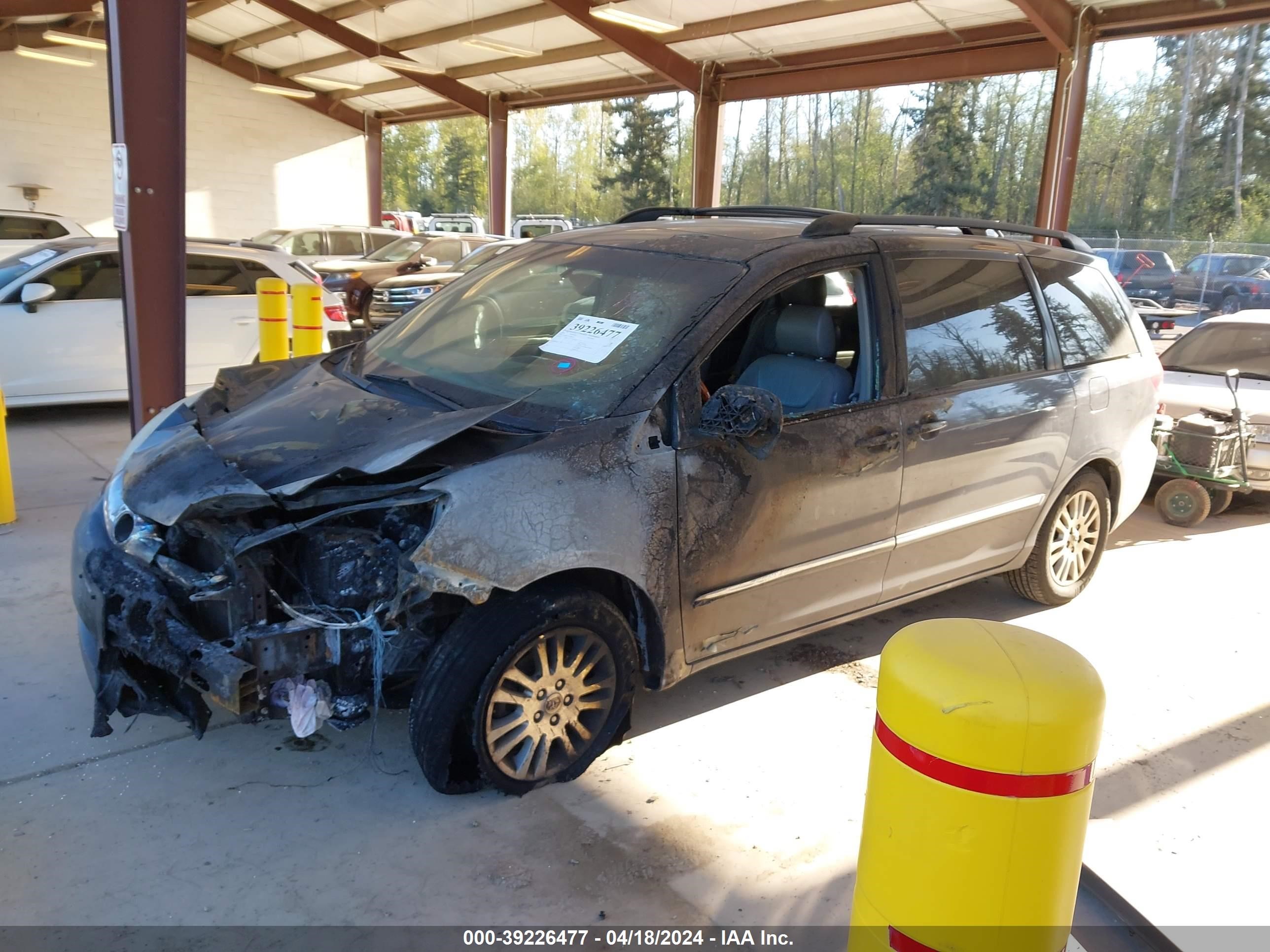 Photo 1 VIN: 5TDZK22CX7S090723 - TOYOTA SIENNA 