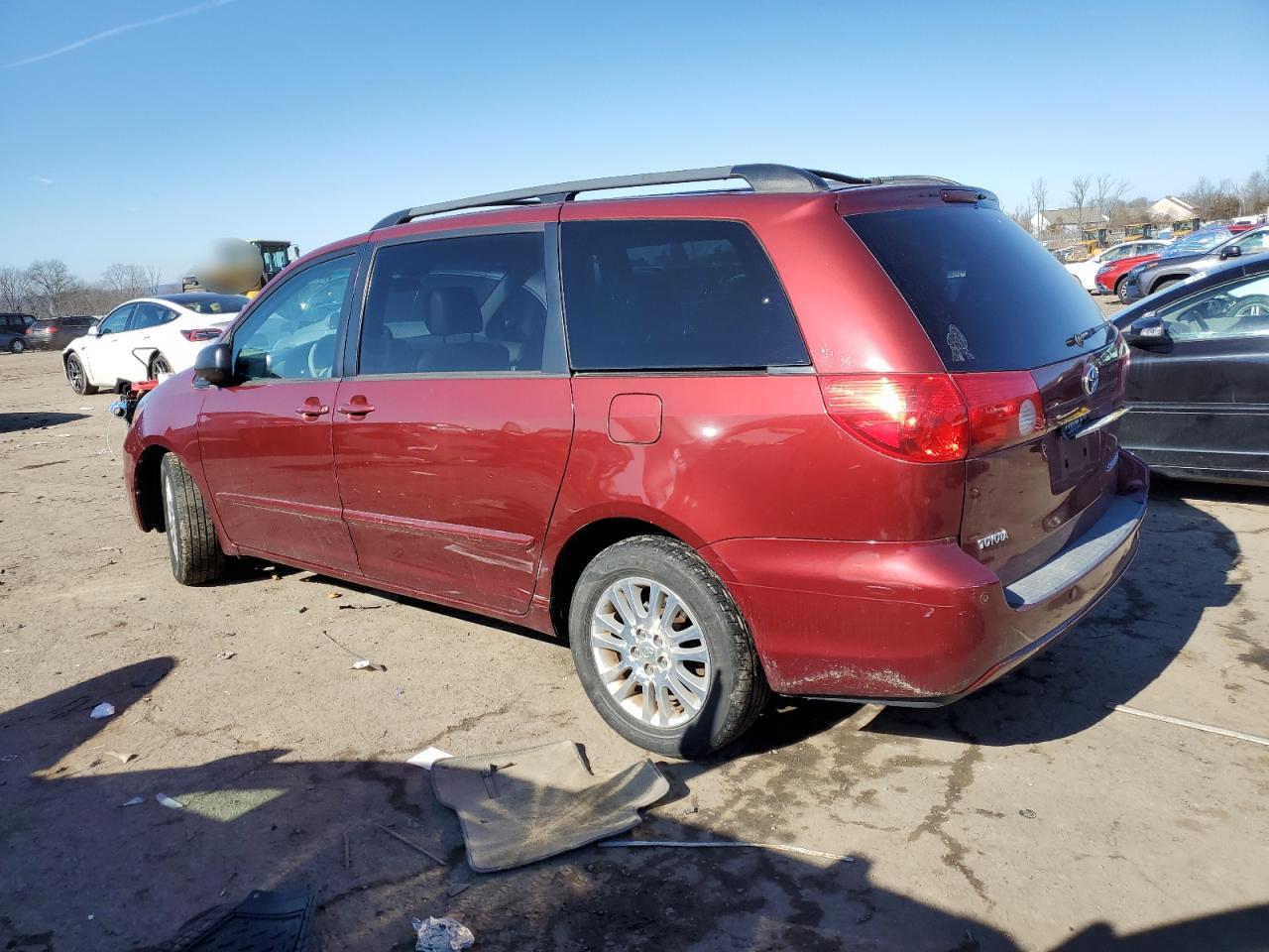 Photo 1 VIN: 5TDZK22CX8S128372 - TOYOTA SIENNA 