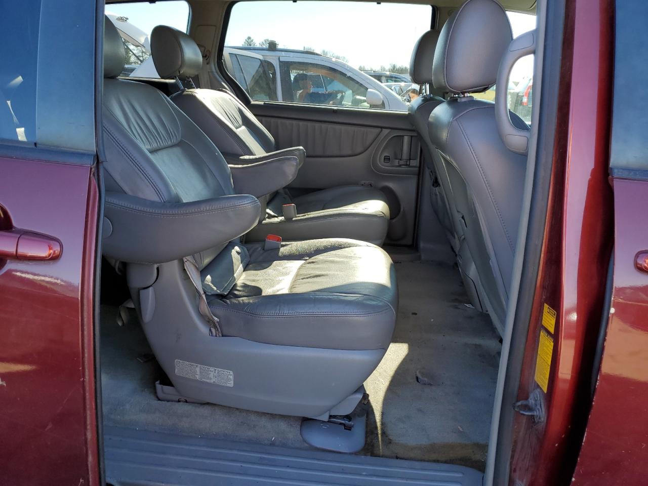 Photo 10 VIN: 5TDZK22CX8S128372 - TOYOTA SIENNA 