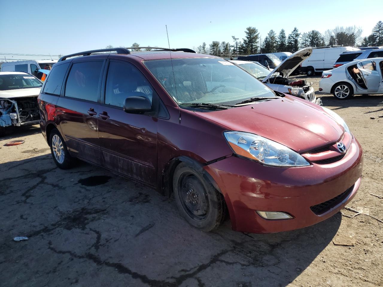 Photo 3 VIN: 5TDZK22CX8S128372 - TOYOTA SIENNA 