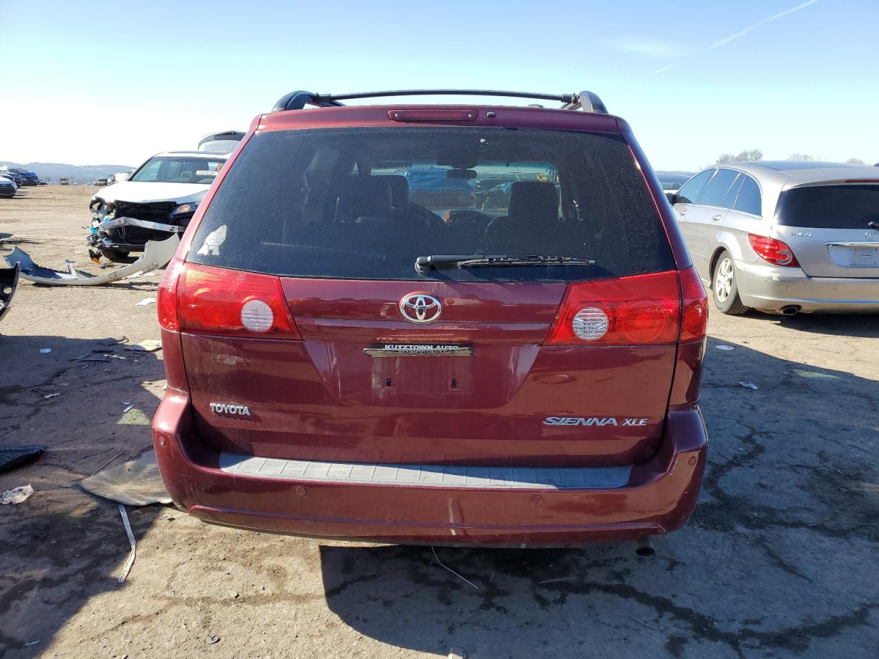 Photo 5 VIN: 5TDZK22CX8S128372 - TOYOTA SIENNA 