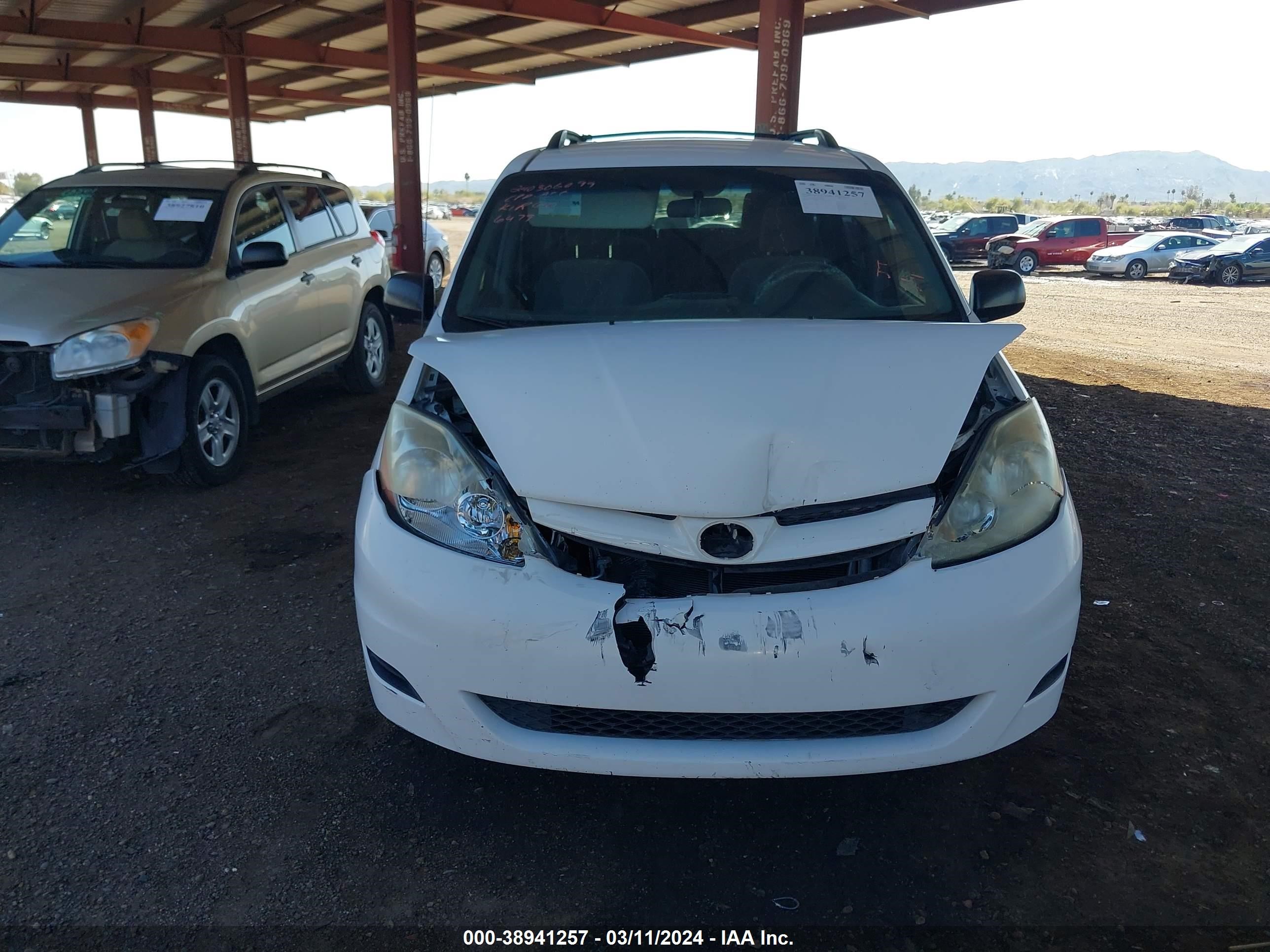 Photo 11 VIN: 5TDZK23C08S166479 - TOYOTA SIENNA 